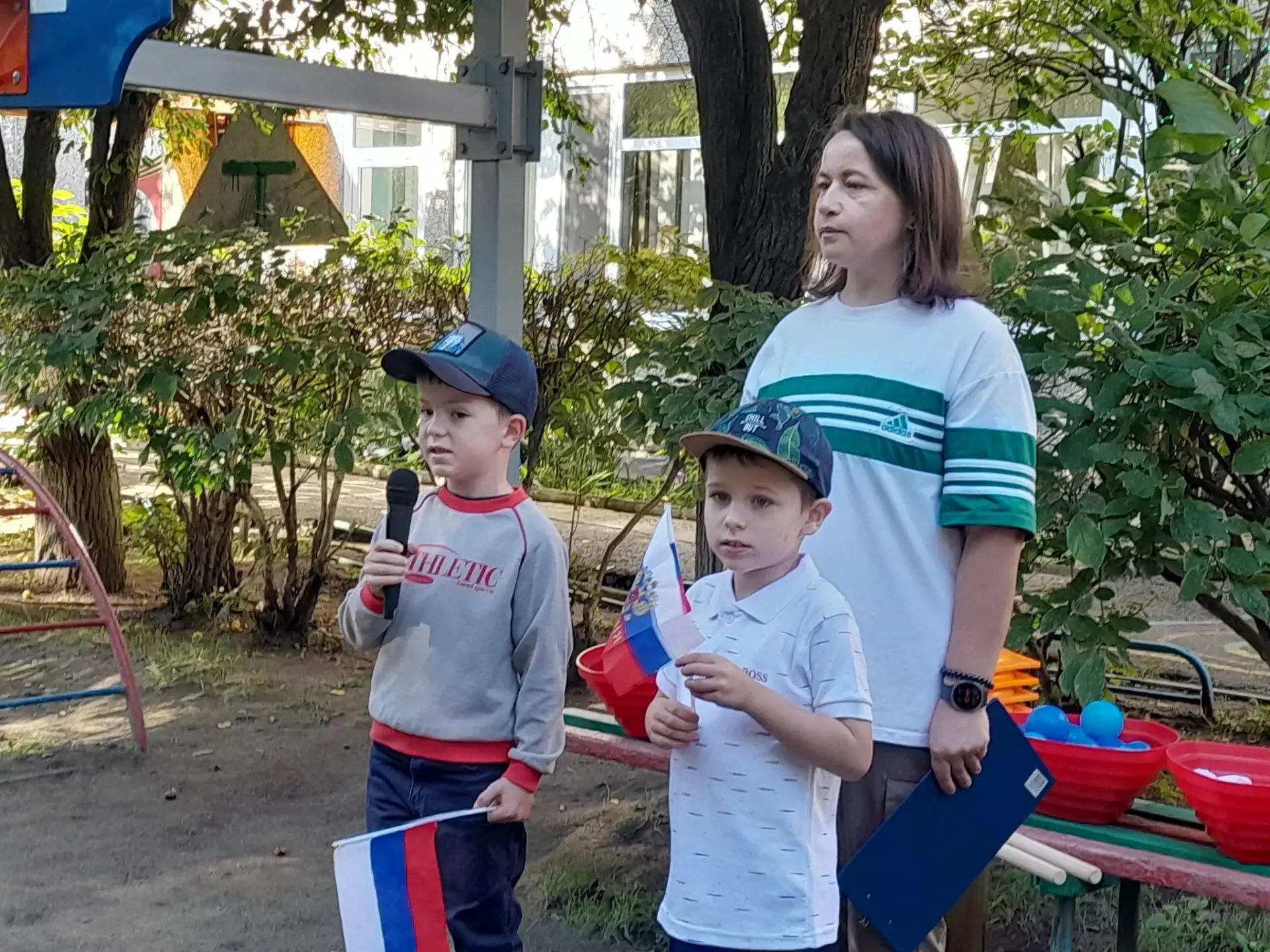 Сегодня наша страна отмечает праздник - День государственного флага Российской Федераци...