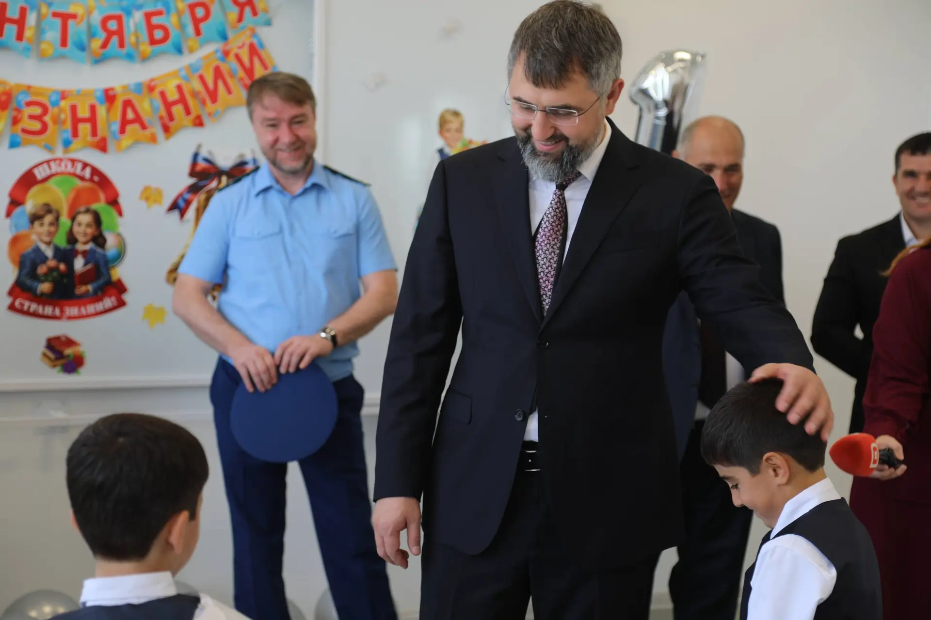 ❗️ Цифра дня: Почти 46 тысяч первоклассников сядут сегодня за школьные парты в Дагестане.