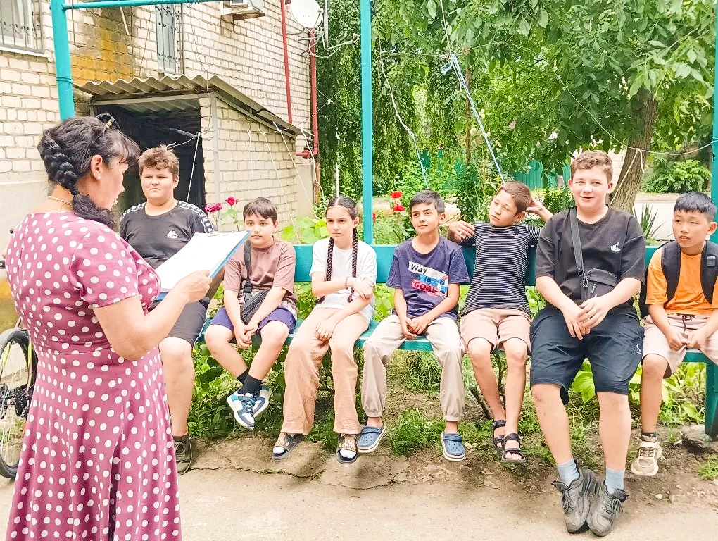 Лето — это замечательное время, весёлая и радостная пора, когда много свободного времени для игр, пр