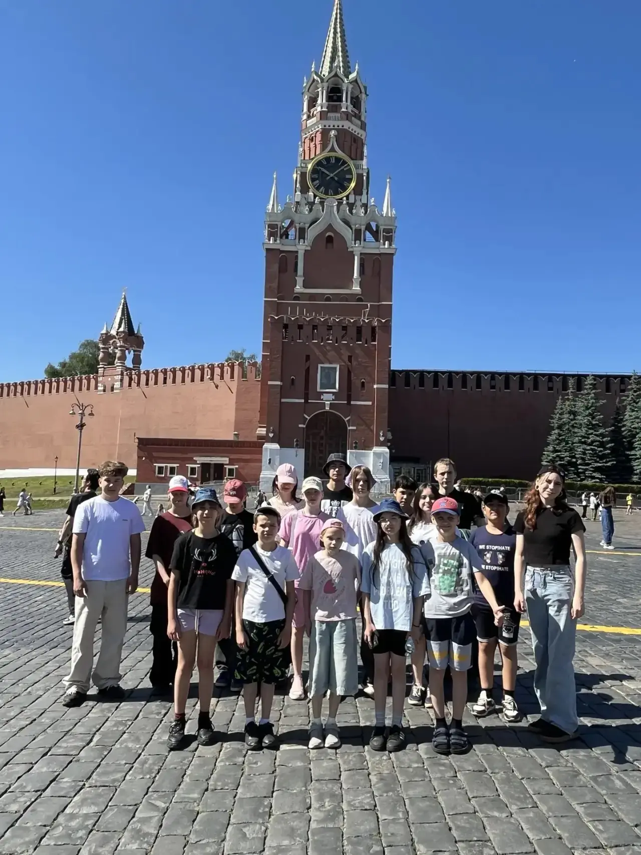Путешествие продолжается!
И нас встречает Москва! Очаровательный, современный город, имеющий большое