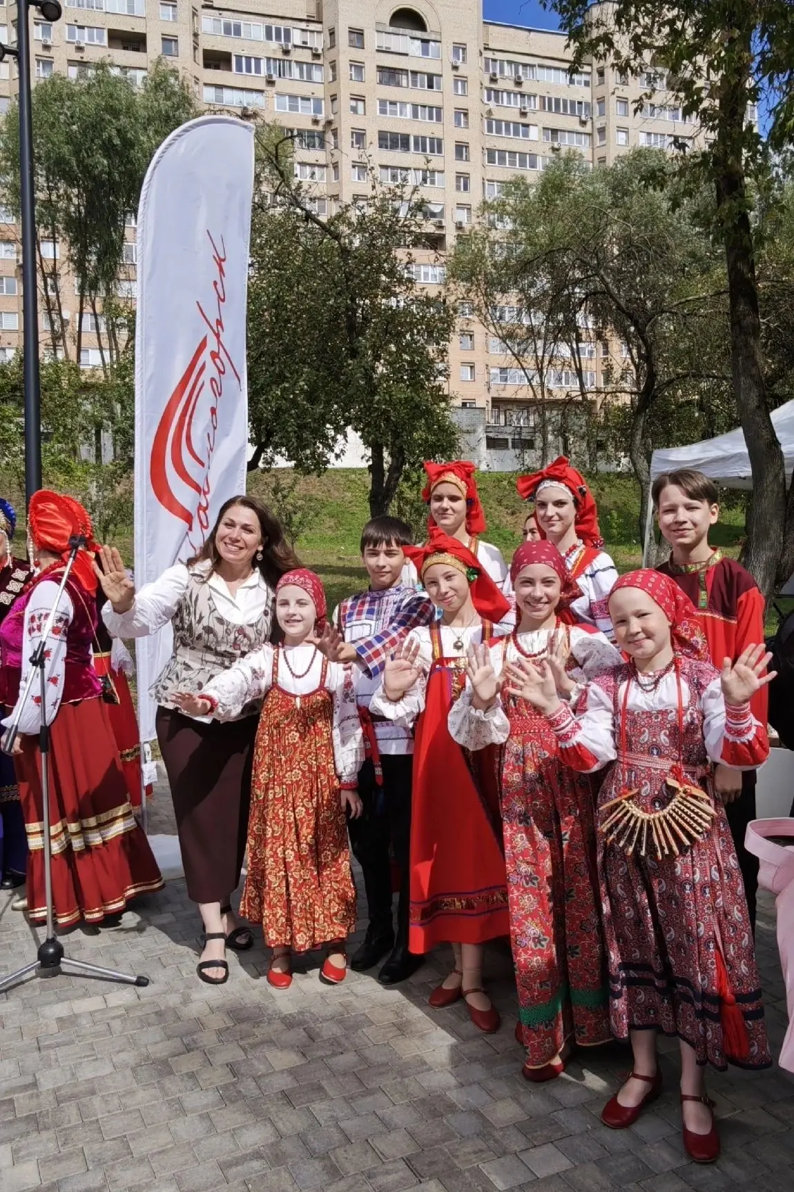 В Красногорске отметили Яблочный Спас в Яблоневом сквере.