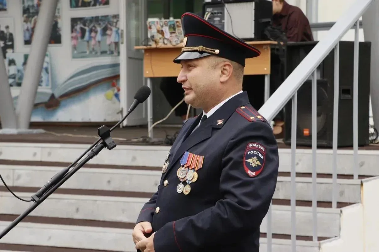 Сотрудники полиции поздравили школьников с Днём знаний