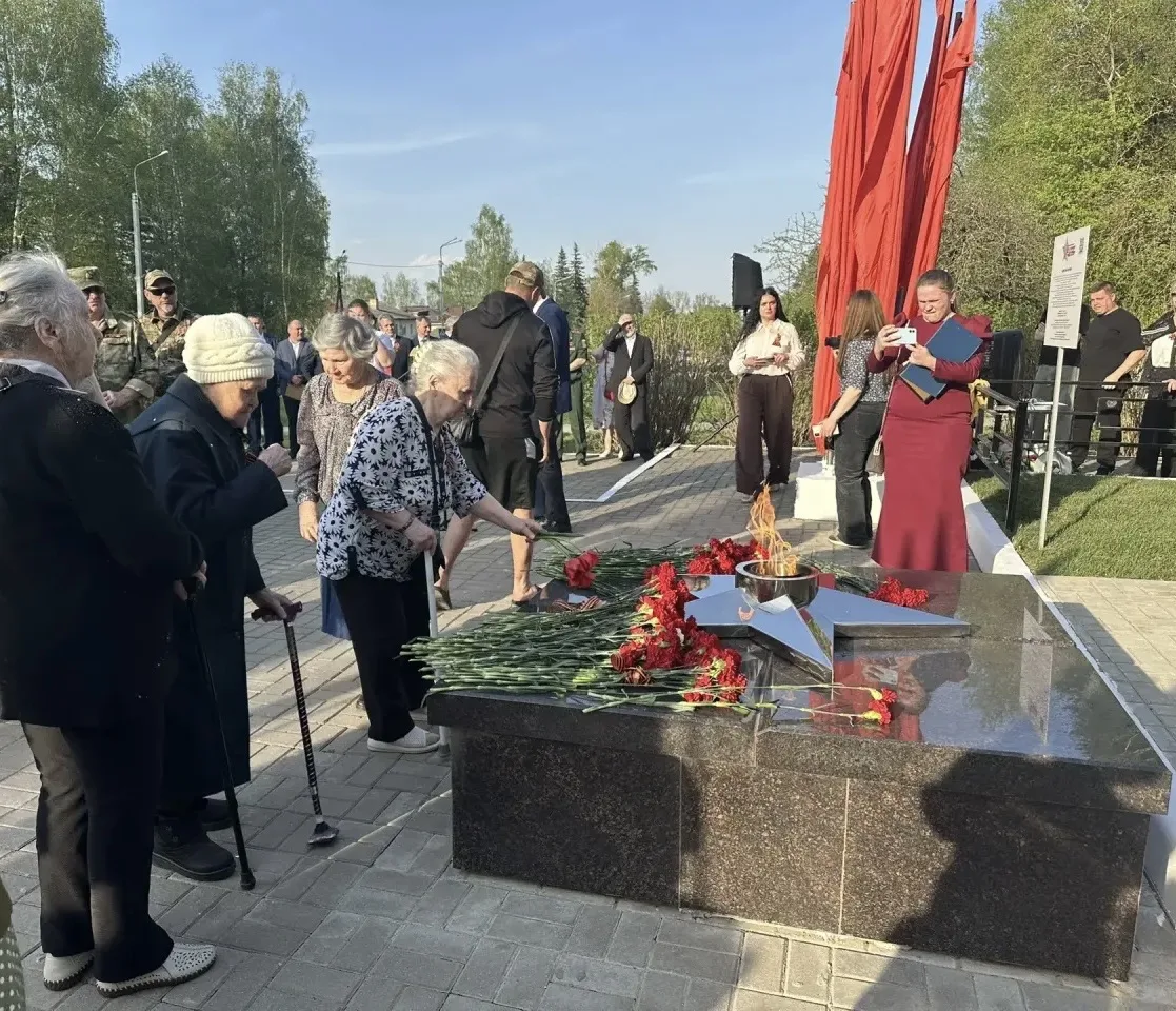 Сегодня, в канун 81‑й годовщины Великой Победы, почётный караул Дома Юнармии Первой Тарусской школы 