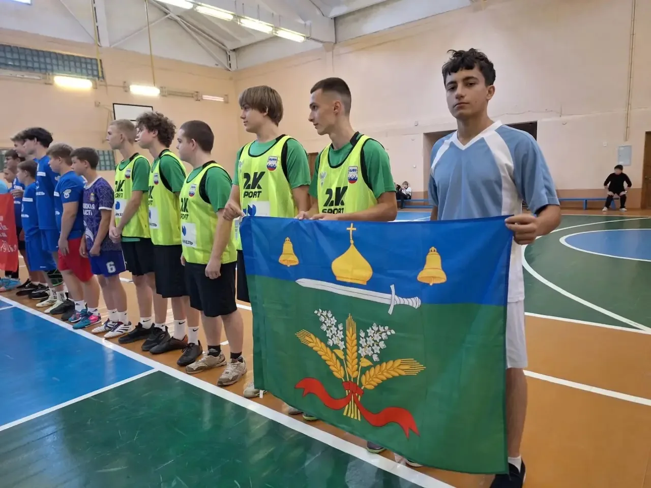 ⚽🏆 В Болхове проходит «Кубок Триумфа» по мини-футболу среди школьных команд