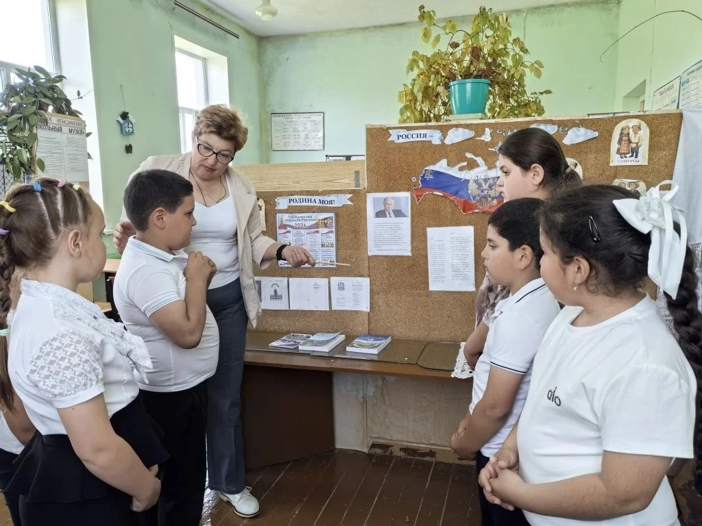 ✨ В музейном уголке нашей школы: путешествие по страницам истории и поэзии ✨