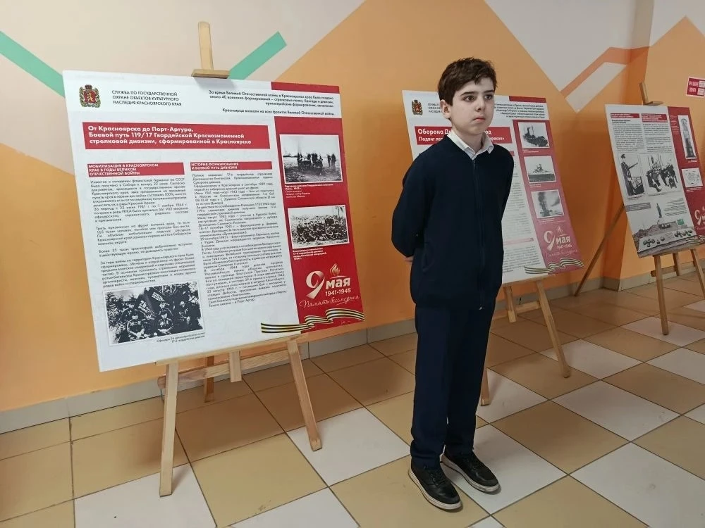 Друзья, это нужно увидеть! 👇  Накануне Дня Победы в нашей школе была организована выставка, которая 