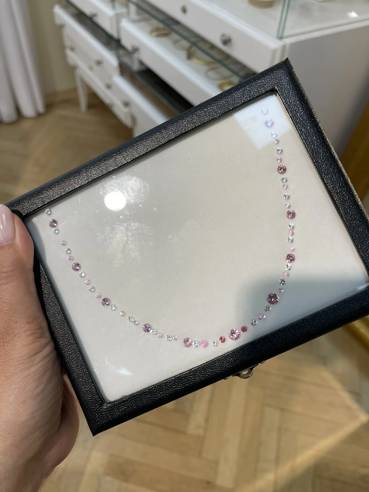 Собрала редчайшую подборку за много много лет, на нежное теннисное колье 💘💎 итак, шпи...