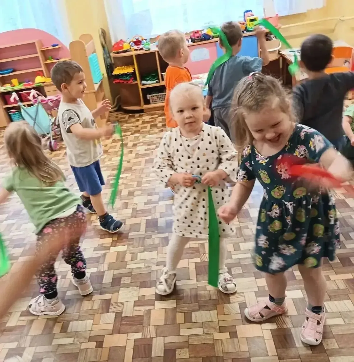 Наши "Капельки" отправились в гости к сказке, где нас ждали чудеса и веселые приключени...