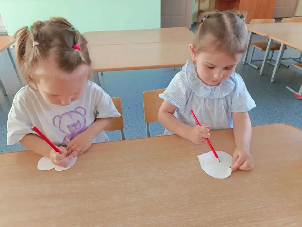 👵 День великолепной бабушки!

Сегодня особенный, очень тёплый праздник.
Наши малыши из группы №6 по