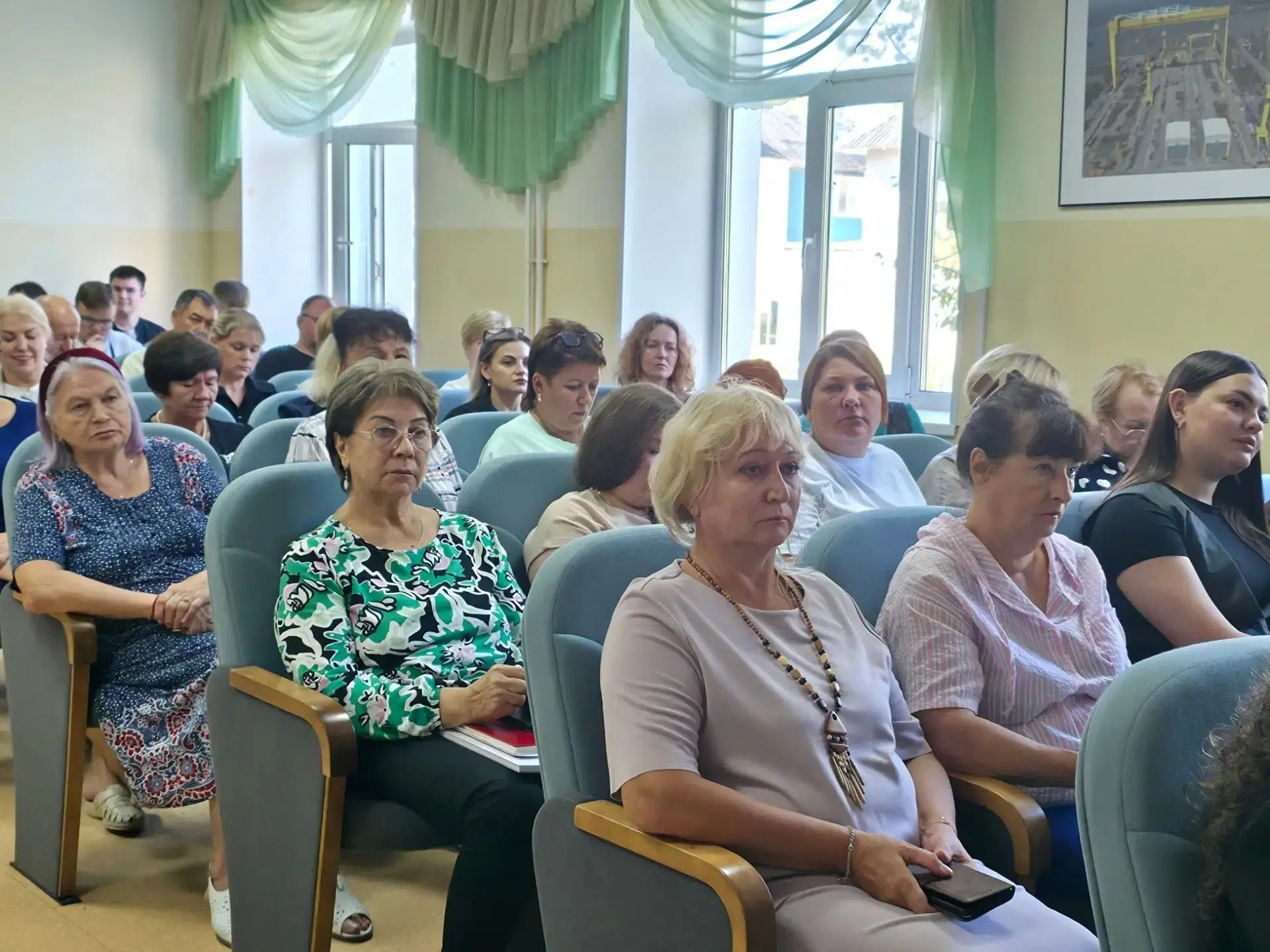 ВСТРЕЧА ДИРЕКТОРА ДАЛЬНЕВОСТОЧНОГО СУДОСТРОИТЕЛЬНОГО КОЛЛЕДЖА С РУКОВОДСТВОМ АО "СОВРЕМ...
