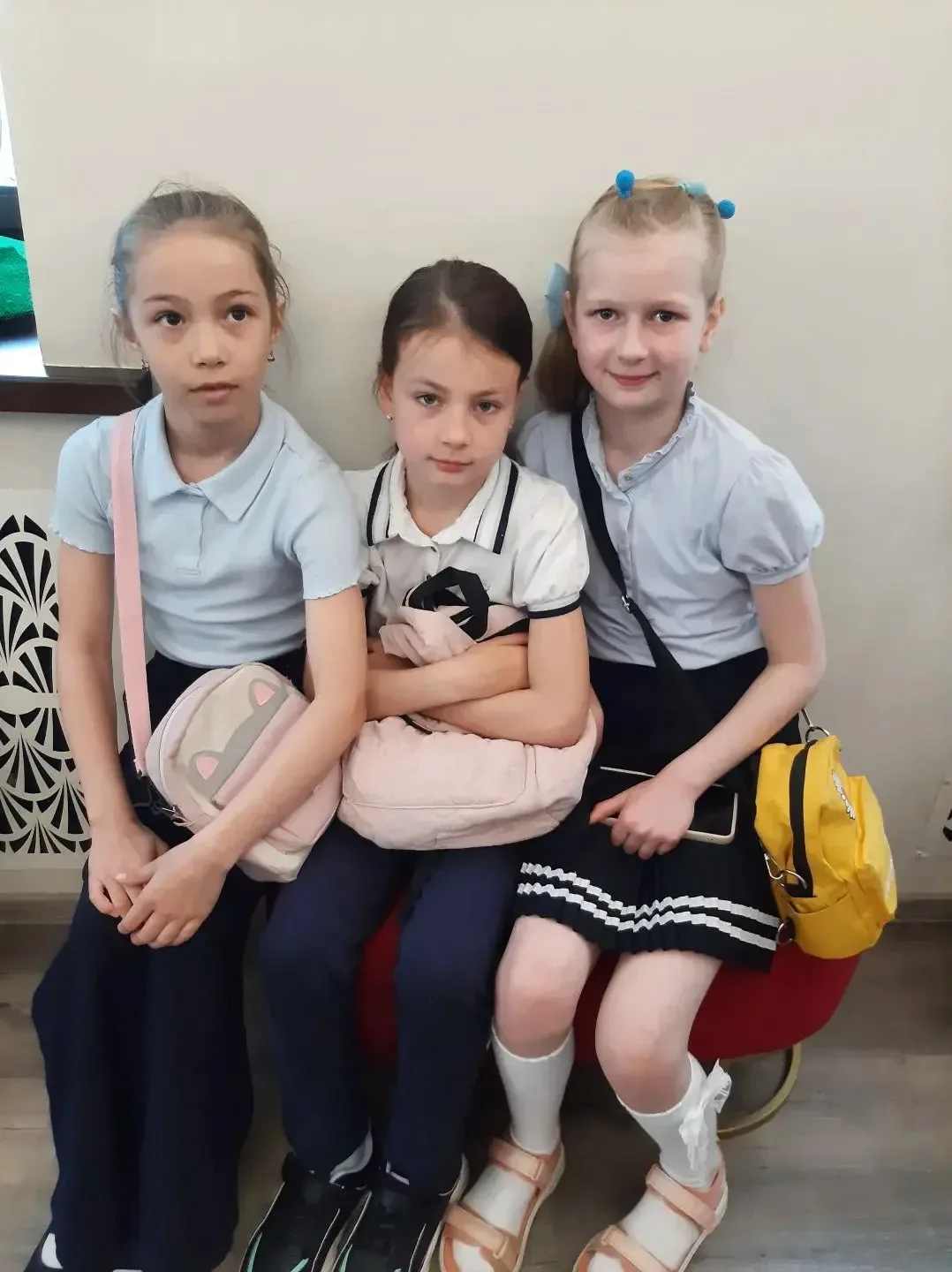 Сегодня, 14.05.26г, 2Е, 2Г и 2Д посетили Кукольный театр. Ребята с классными руководителями и родите