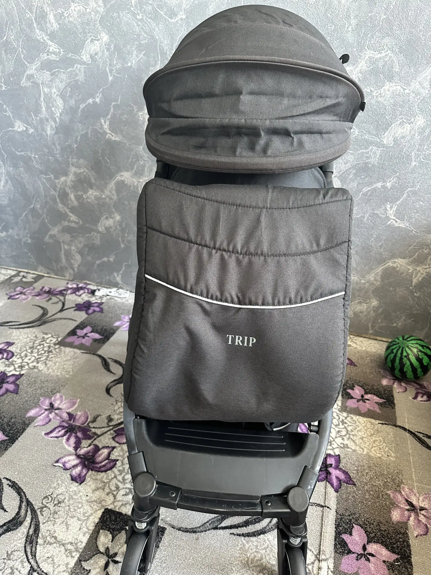 Прогулочная коляска Indigo. Удобная и легкая в управлении, с большим козырьком от солнц...