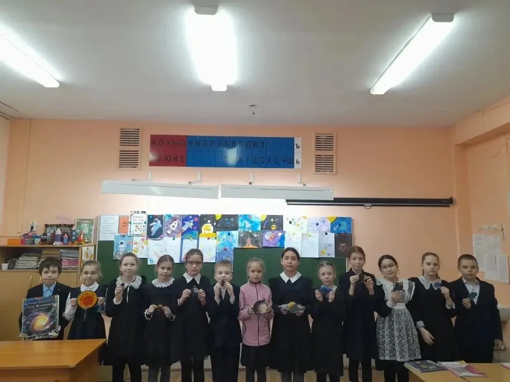 ✨ Орлята лицея приняли участие в творческой мастерской «Космос ближе, чем кажется»! 🚀  Наши юные исс