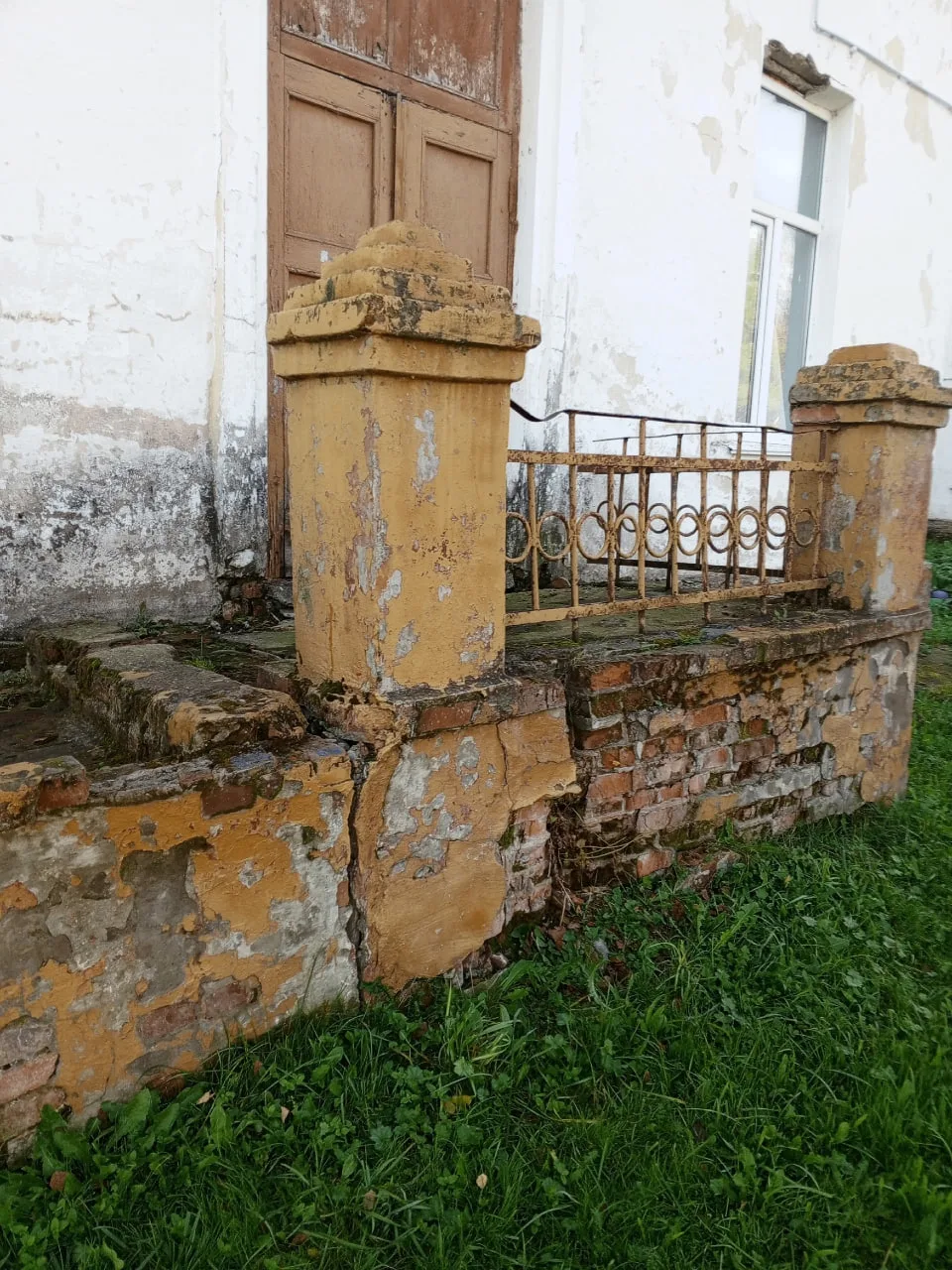 Кусок штукатурки упал с потолка на голову восьмиклассника в Башкирии