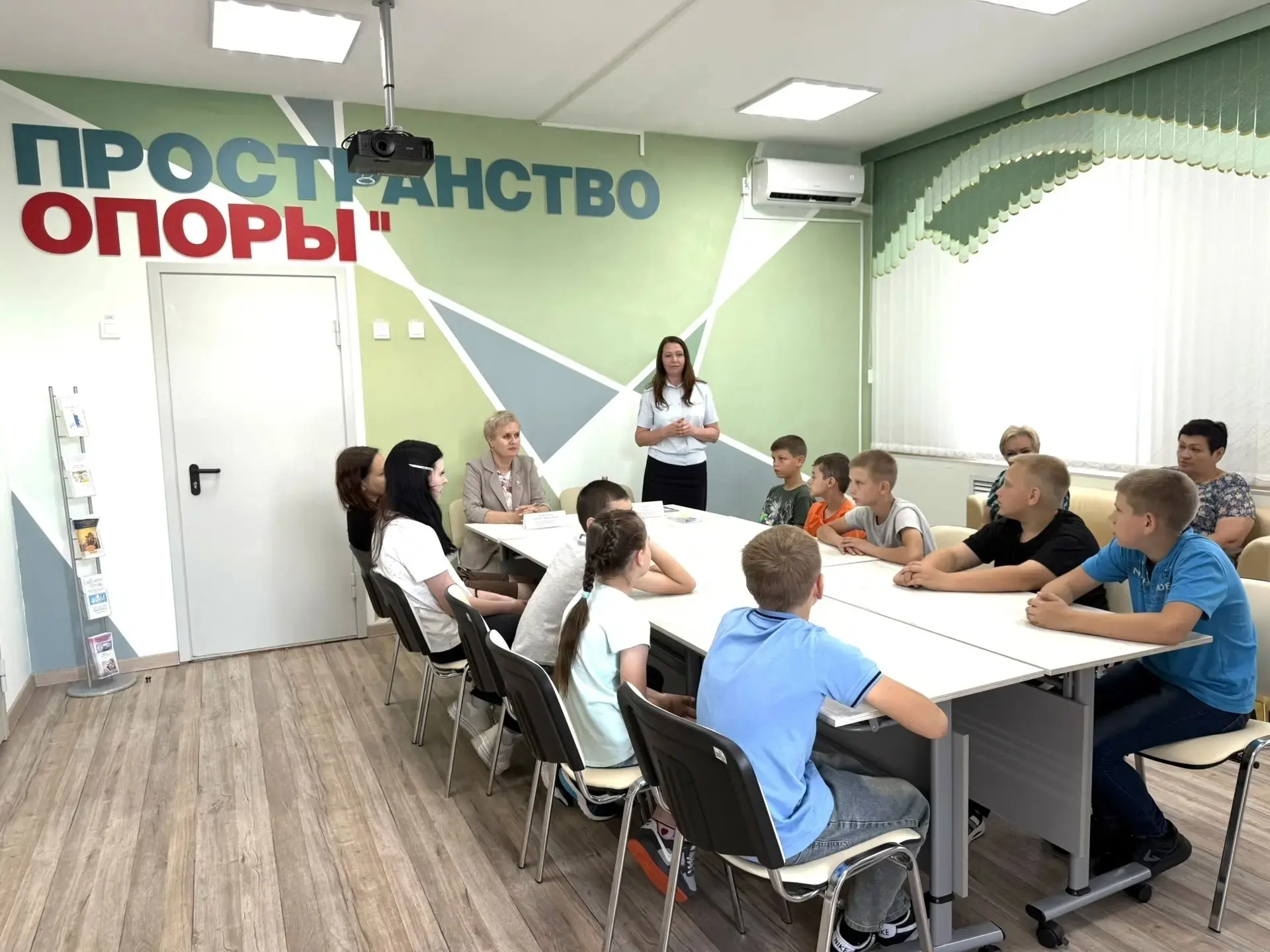 ‼В честь профессионального праздника — Дня Госавтоинспекции — воспитанники Центра встре...