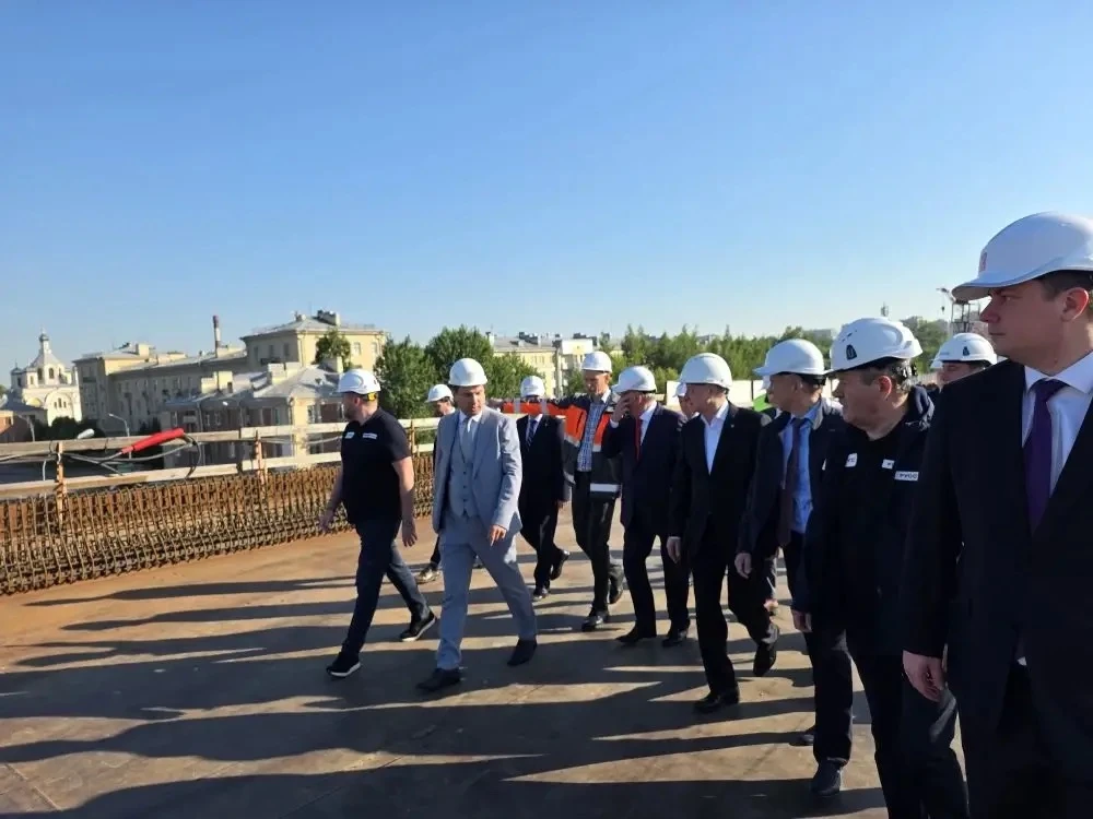 Вместе с Губернатором Санкт-Петербурга Александром Бегловым, Президентом-председателем ...