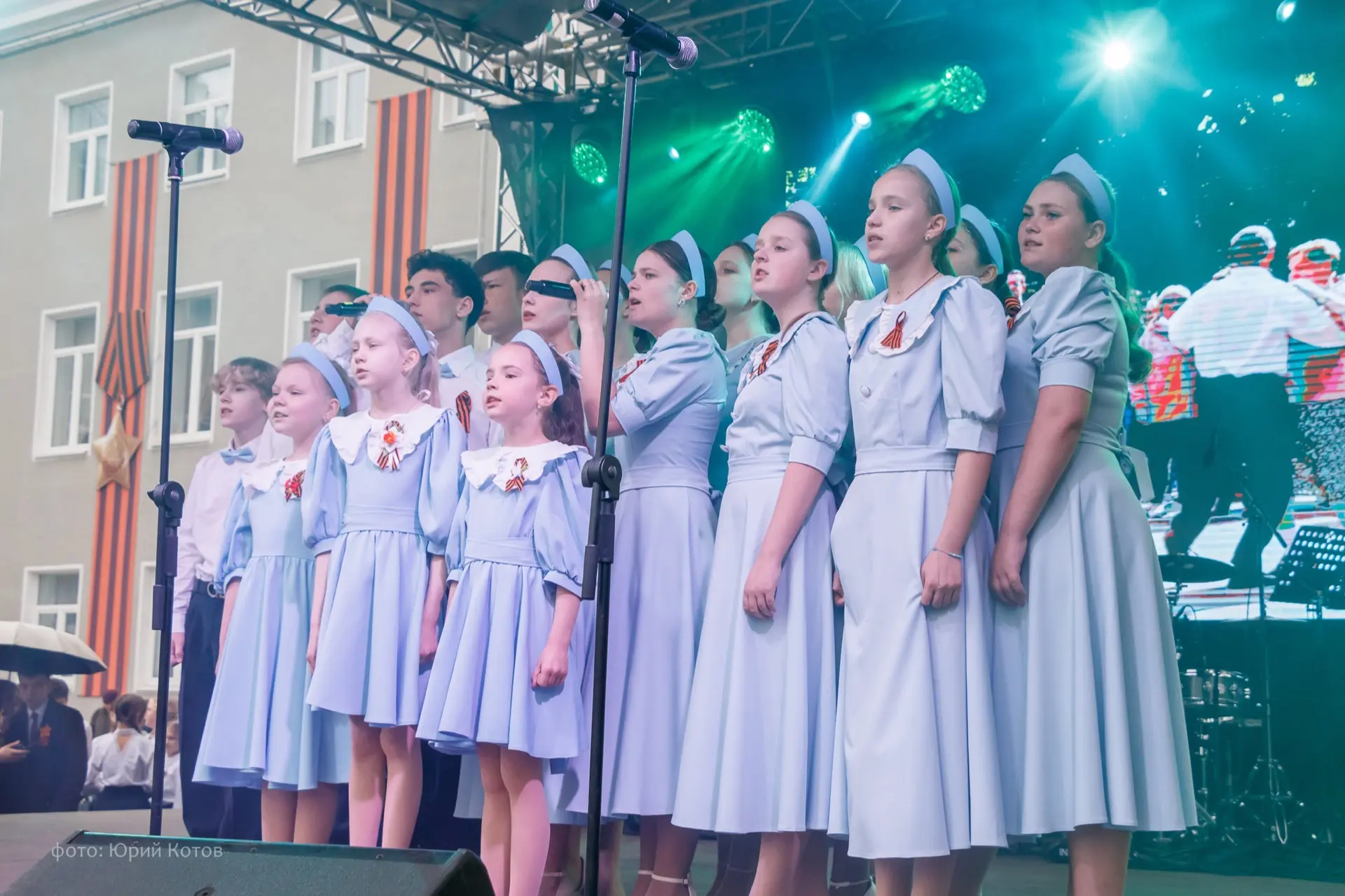 🕊️Школьники со всего Ступино поучаствовали в фестивале «Голоса Победы» на 9 Мая  Фестиваль школьных 