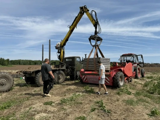 🌱От клубники и капусты — к первому урожаю картофеля.
🚜КФХ «Д.И. Хайзер» расширяет производство.
В 