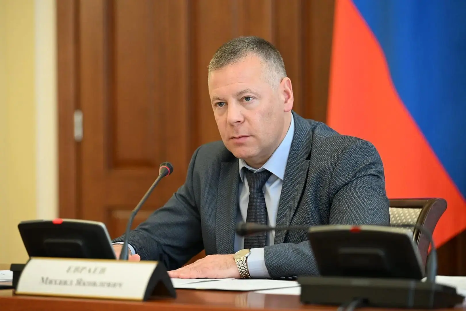 На заседании Правительства подвели итоги начала нового учебного года. За парты сели бол...