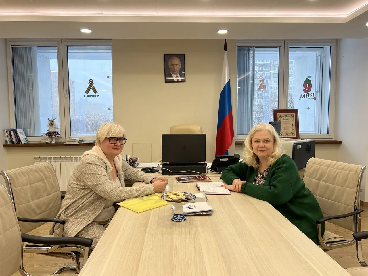 Работаю в Москве, провела несколько встреч в Министерстве просвещения России.   📖С заместителем мини