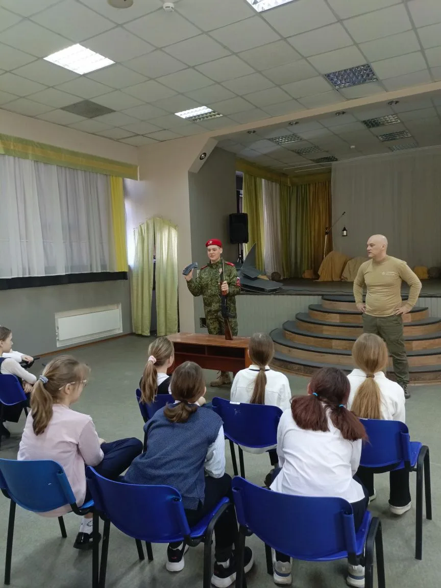 Сегодня состоялся урок мужества для обучающихся 4- х классов. Цель занятия рассказать о вступлении в
