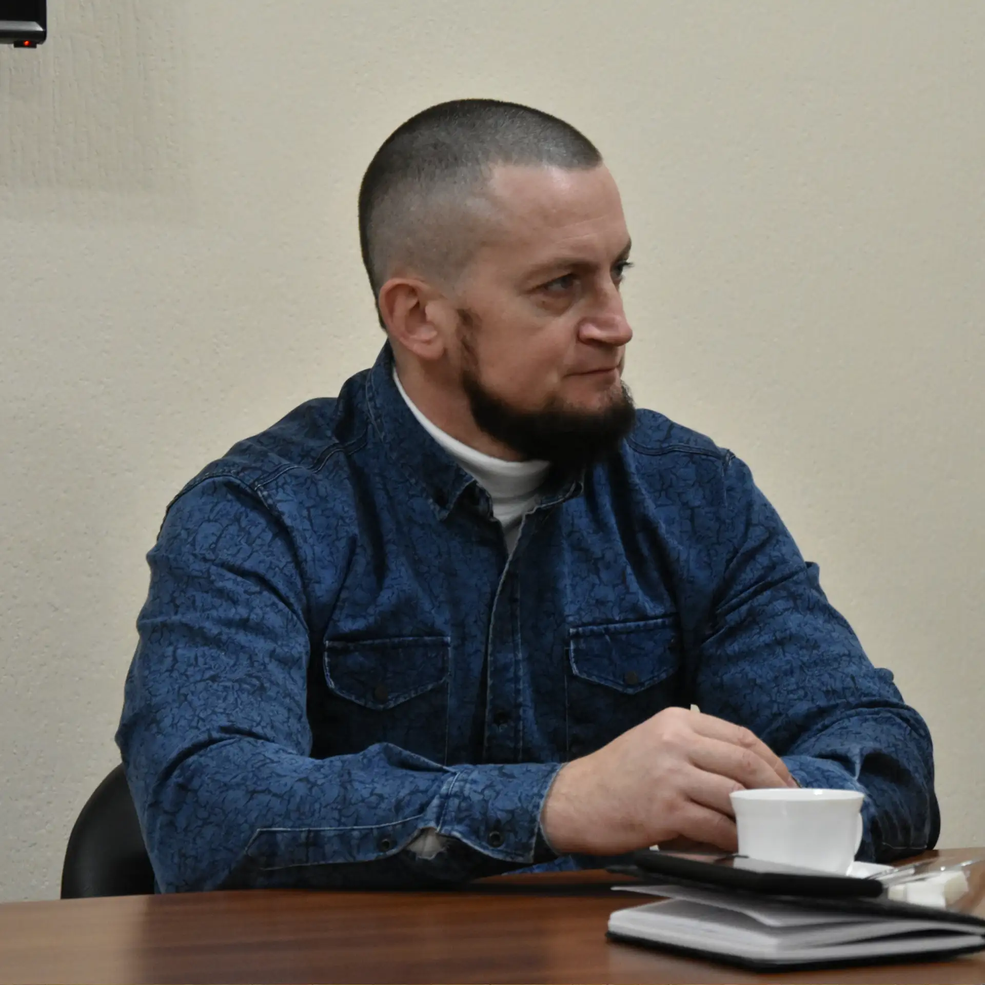 «Герои Хакасии» в деле: стажёр Минимущества пишет диплом, внедрение мероприятий которого направлено 