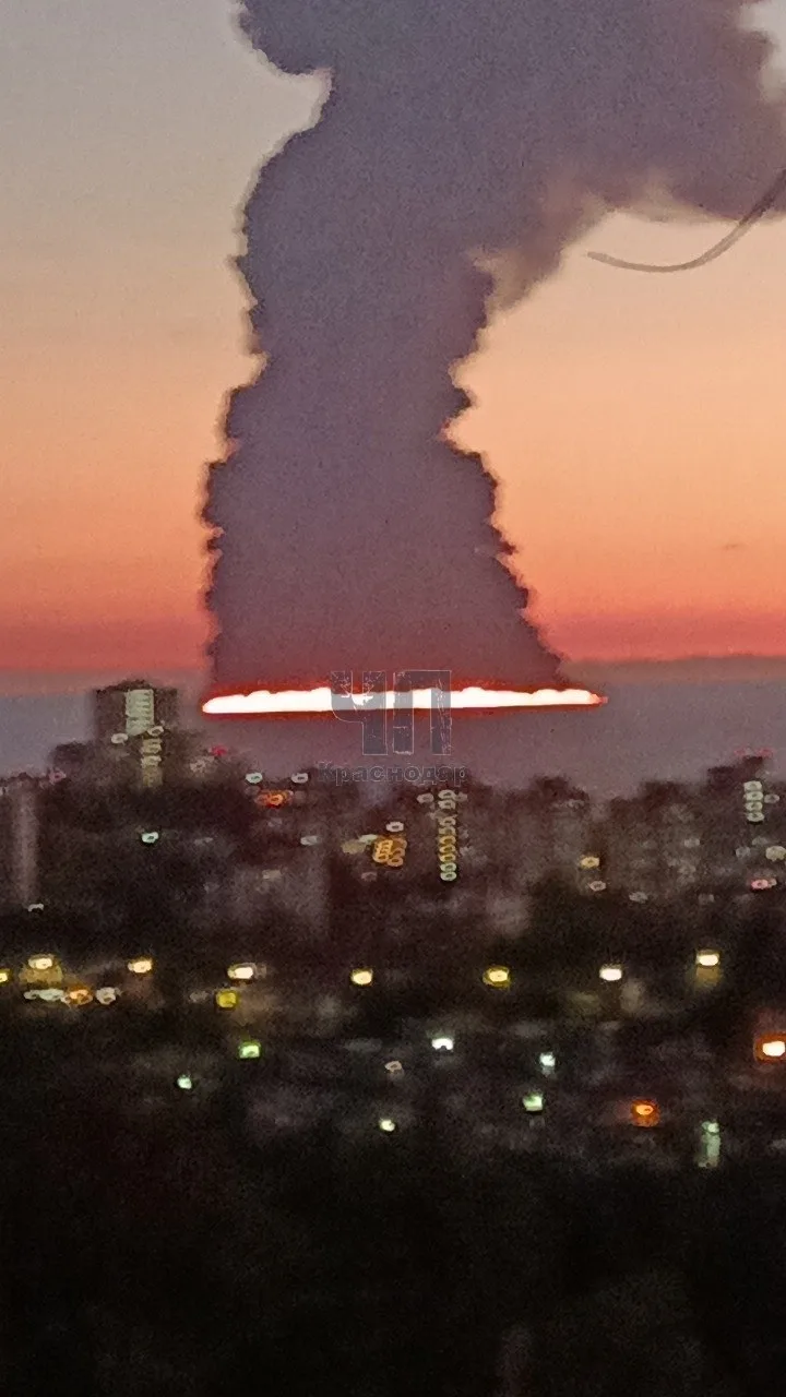 У берегов Сочи горит танкер!