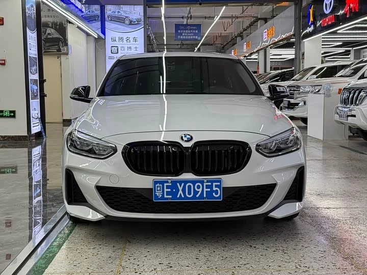 Доступен BMW 1 Series 120i M Sport Shadow Edition 2023 к заказу из Китая 🇨🇳