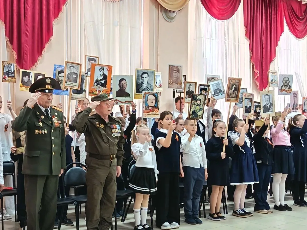 Акция «Бессмертный полк»   Для каждого из нас День Победы — главный праздник страны, а «Бессмертный 