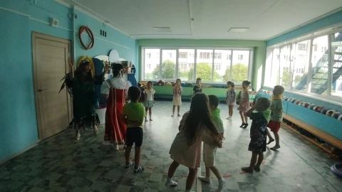 Лето — время ярких впечатлений и знакомства с народными традициями. На этой неделе в нашем детском с