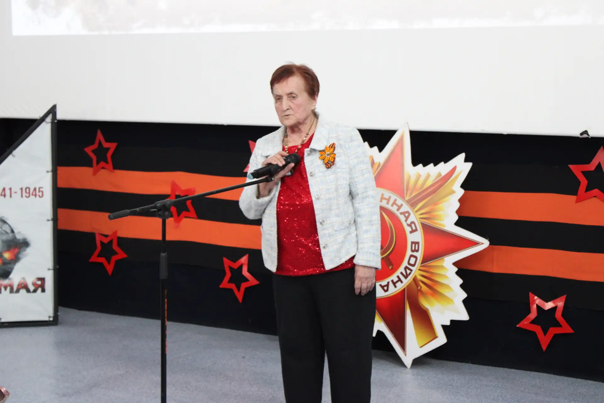 Строки, опаленные войной: в ЦКиД прошел трогательный поэтический конкурс «Эхо войны в поэтических ст