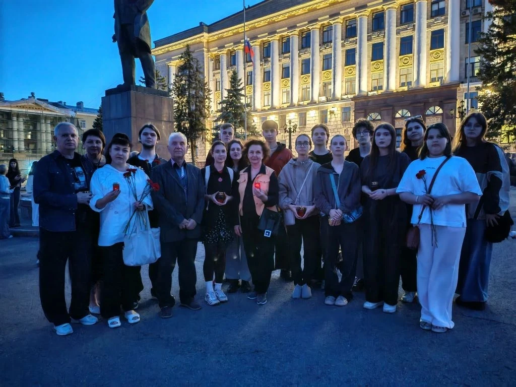 21июня,  накануне  Дня памяти и скорби, студенты и преподаватели Колледжа искусств зажгли свои «Свеч
