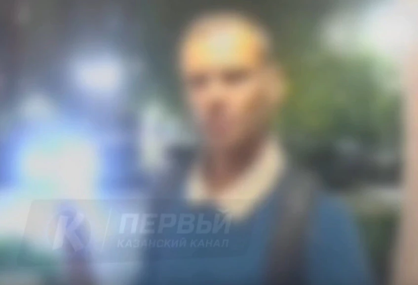 😡 Мужик преследовал подростков в подъездах Казани