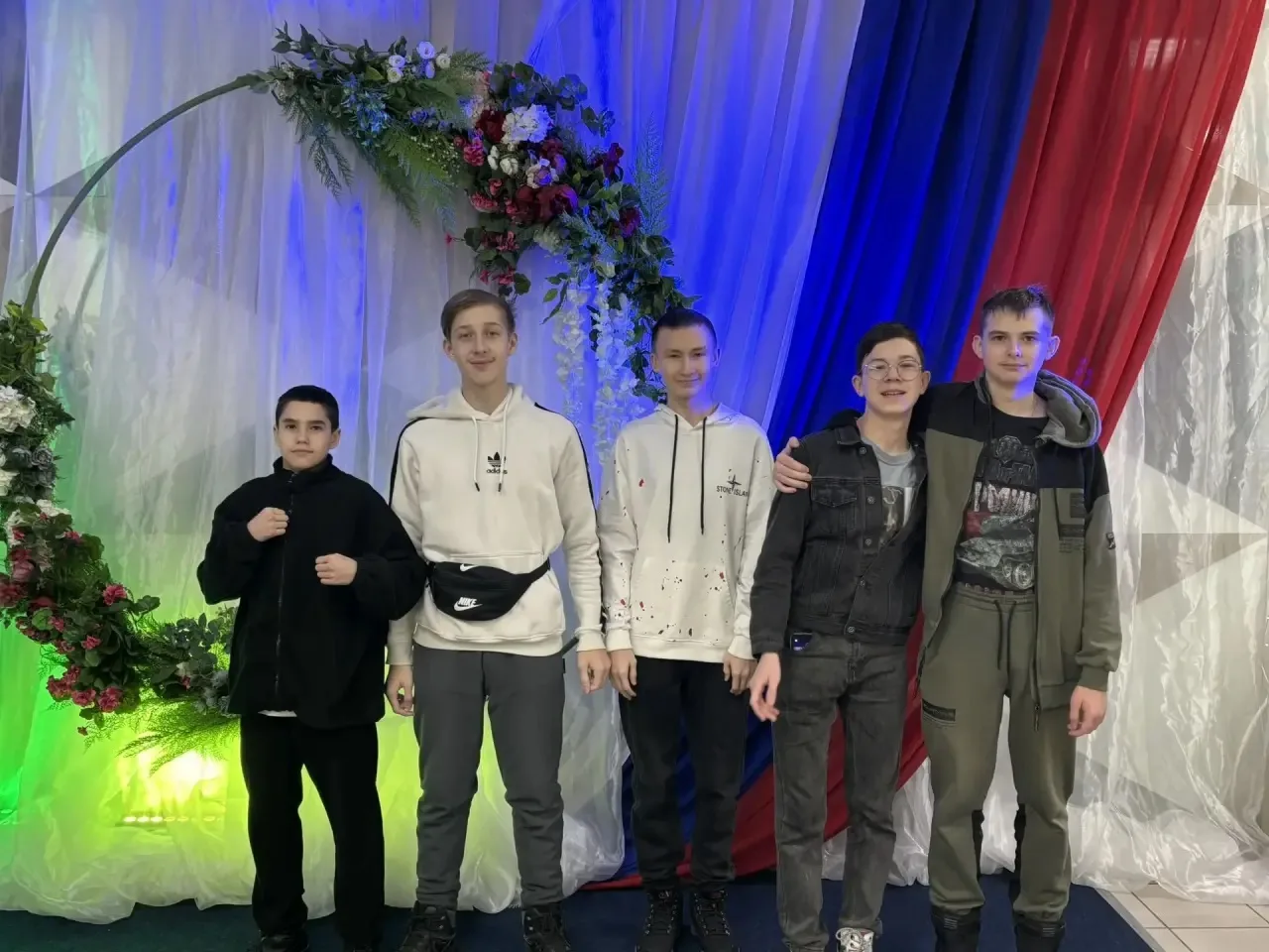 🎭 Классика, которая впечатляет! 🎭  17 марта учащиеся 8 «В» класса посетили спектакль Драматического 