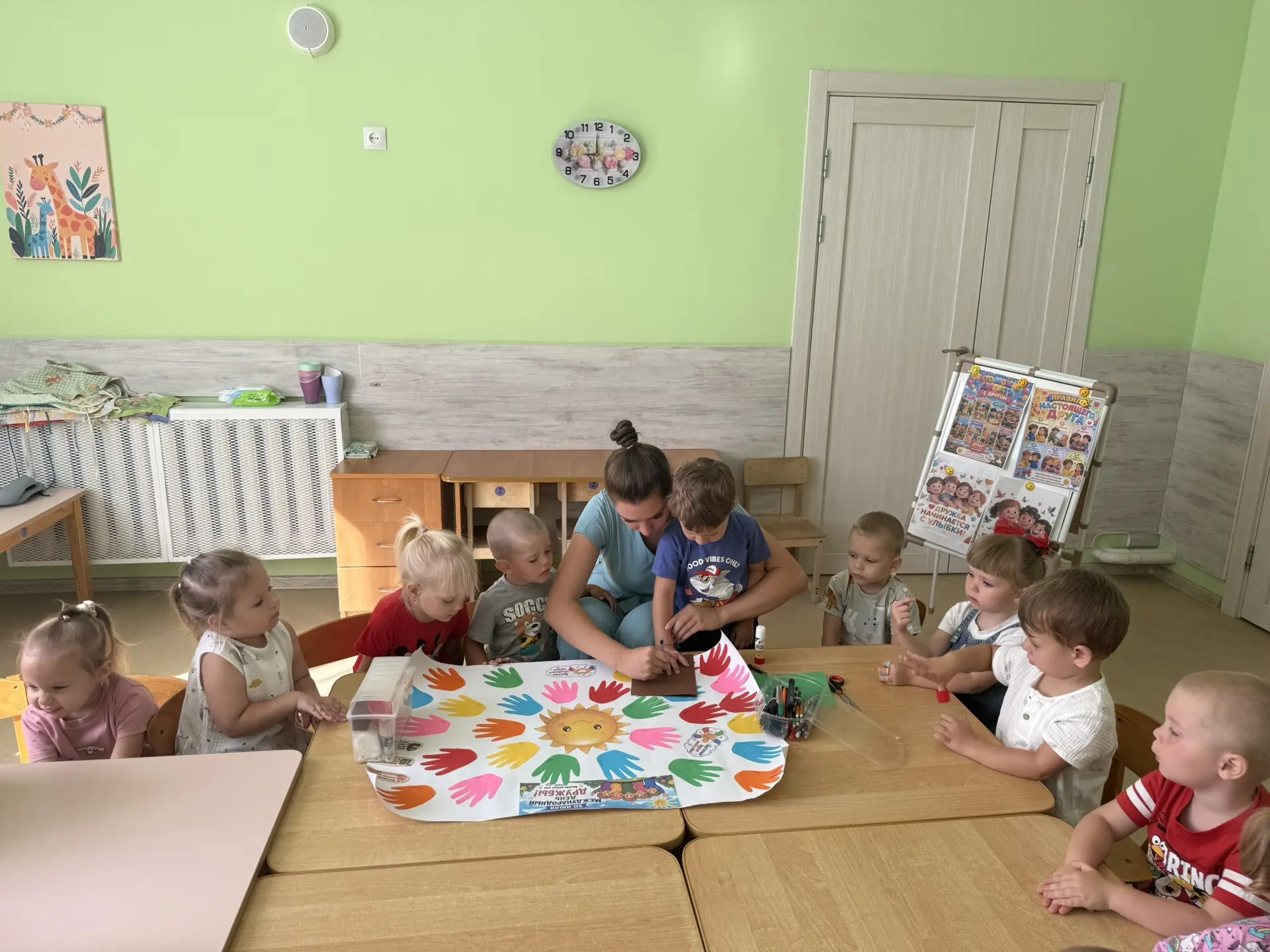 Сегодня отмечаем День дружбы! 🎉
Дружба — это когда рядом есть те, с кем можно смеяться, делиться се