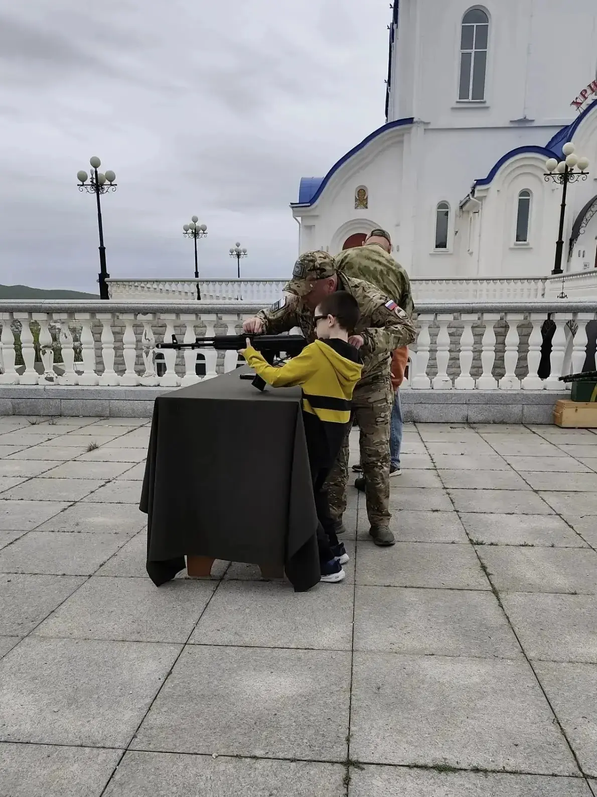 В Петропавловске‑Камчатском на площадке Кафедрального собора Святой Живоначальной Троицы прошла воен