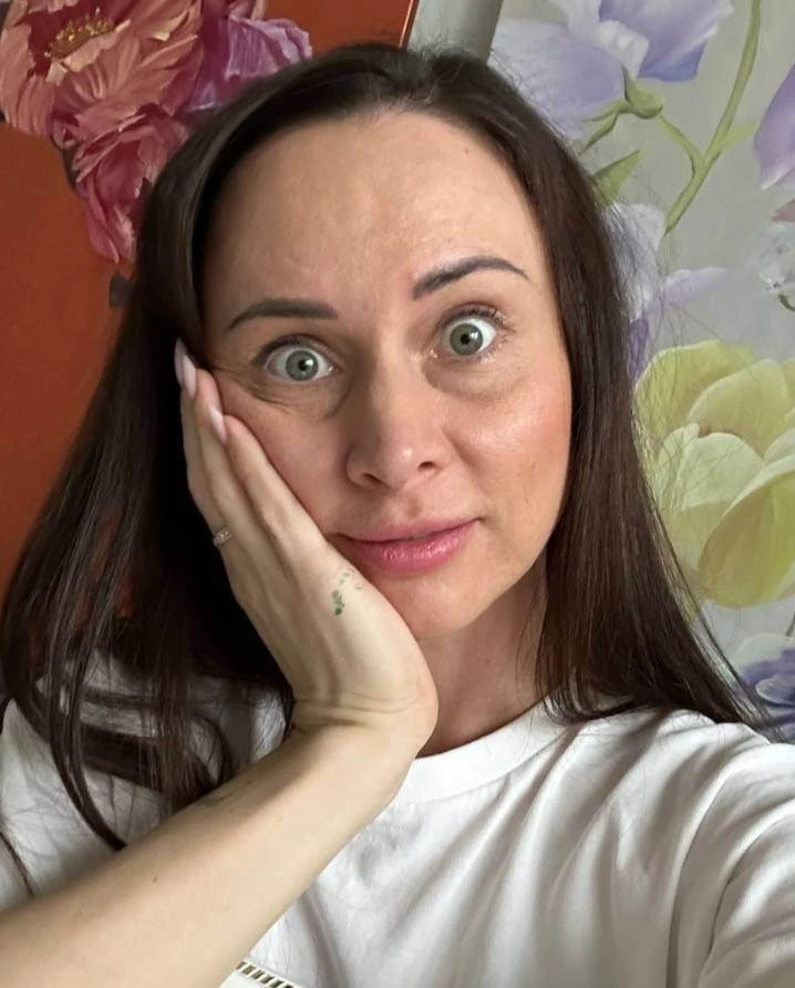 Вы где? Мы уже вовсю рисуем! 

Мы вас потеряли!
Трансляция практикума «Лето в цветах» уже идёт. Мы р