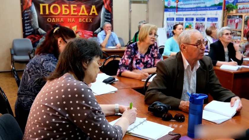 400 Амурских пенсионеров учат китайский язык в Институте Конфуция   Два раза в неделю они посещают з