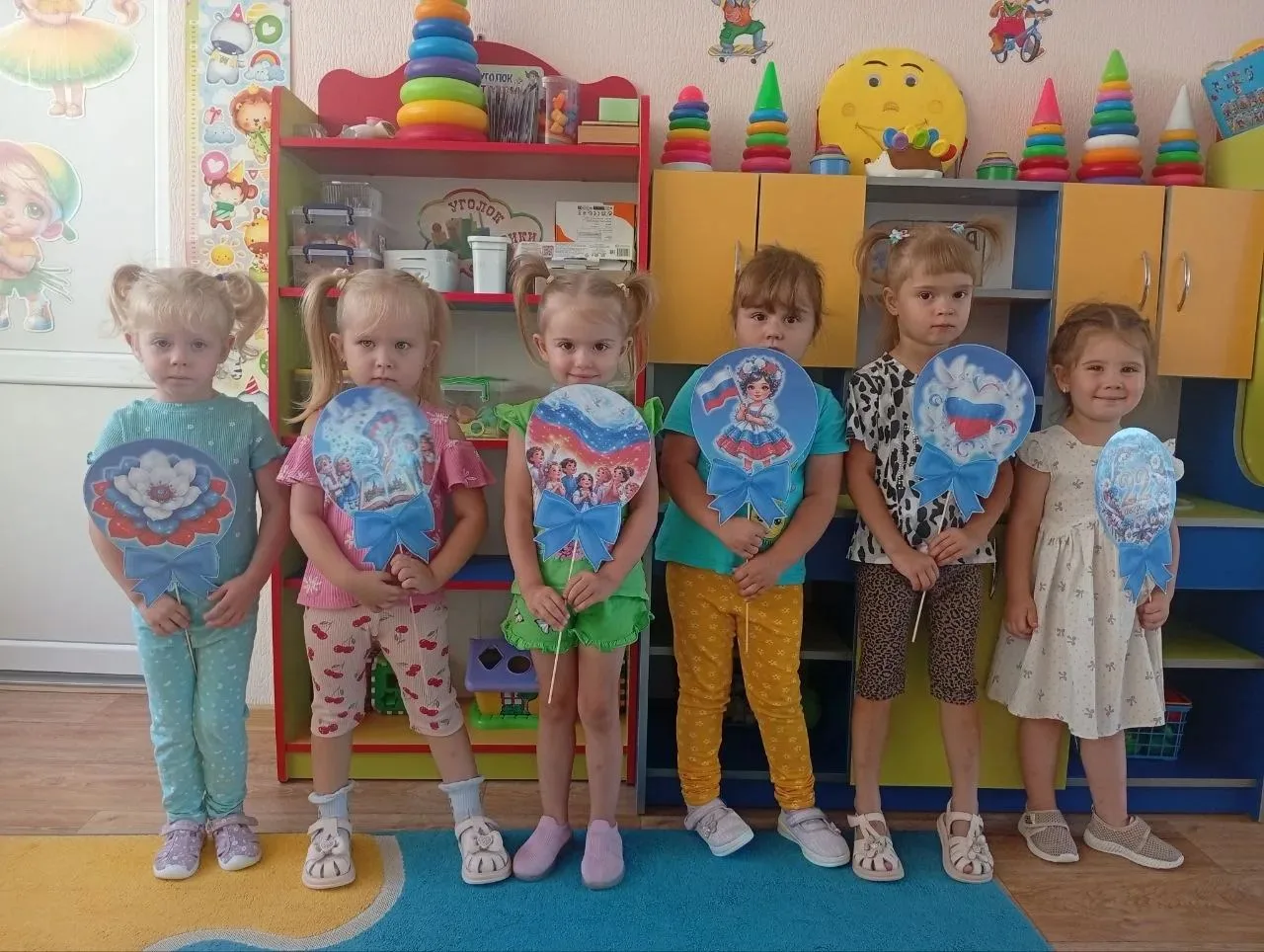 Белый, синий, красный — цвета нашей гордости! 🇷🇺