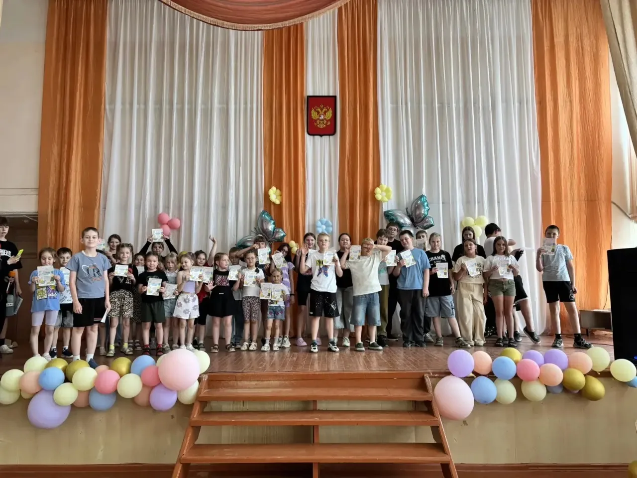 «Книга рекордов лагеря»: день, полный достижений и волшебства! 🌟
Сегодня наш пришкольный лагерь пре