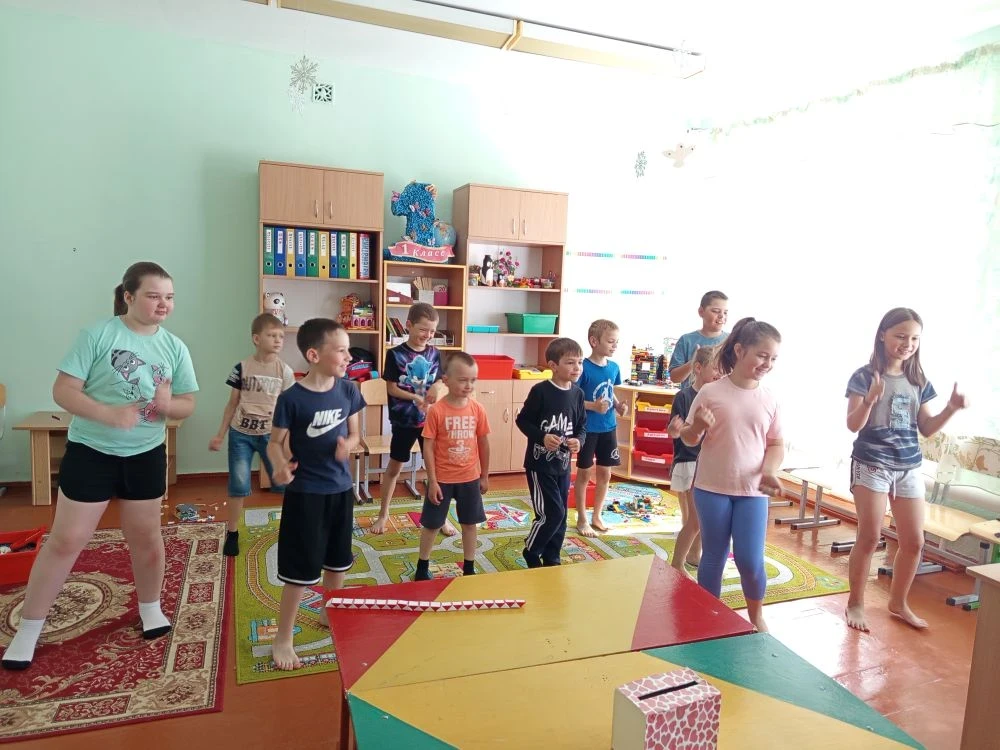 День друзей в пришкольном лагере "Разноцветные ладошки"