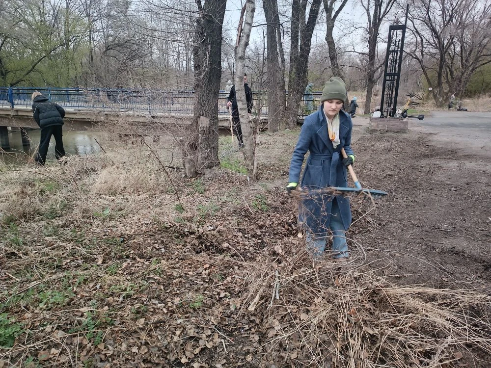 🌳 Добро возвращается бумерангом!  Сегодня волонтёрский отряд нашей школы «Бумеранг» под руководством