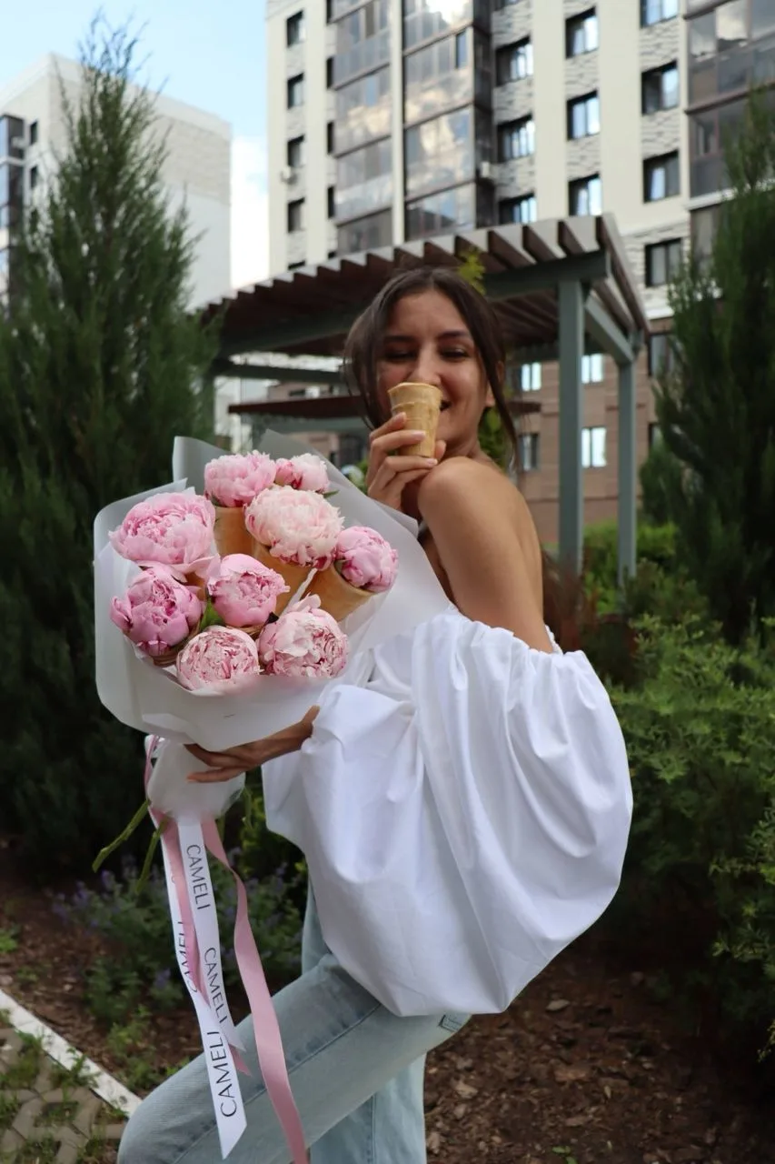 Когда в летний зной очень хочется мороженого 🧁

Нежная и оригинальная подача самых-самых летних  пи