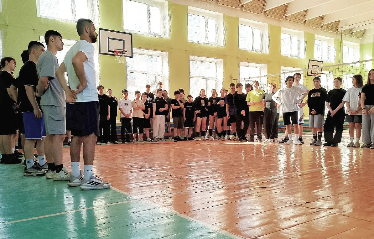 🔊8 спортивная:  о, этот  В🏐ЛеЙбОл!!!  Сегодня в спортивном зале нашей школы состоялся  ТУРНИР ПО ВОЛ