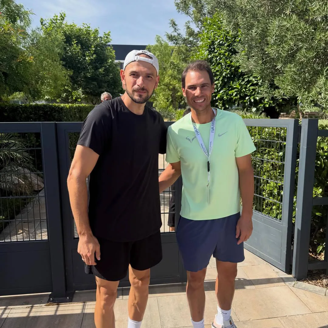 Артем Анисимов с Рафаэлем Надалем 🎾

Бывший игрок НХЛ и легенда тенниса 🤝