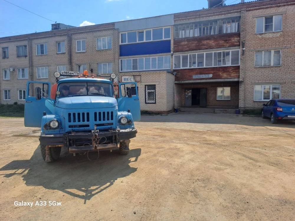 МУП ЖКХ осуществили подвоз технической воды по адресу с.Уйское ул. Строителей д.8 (обще...