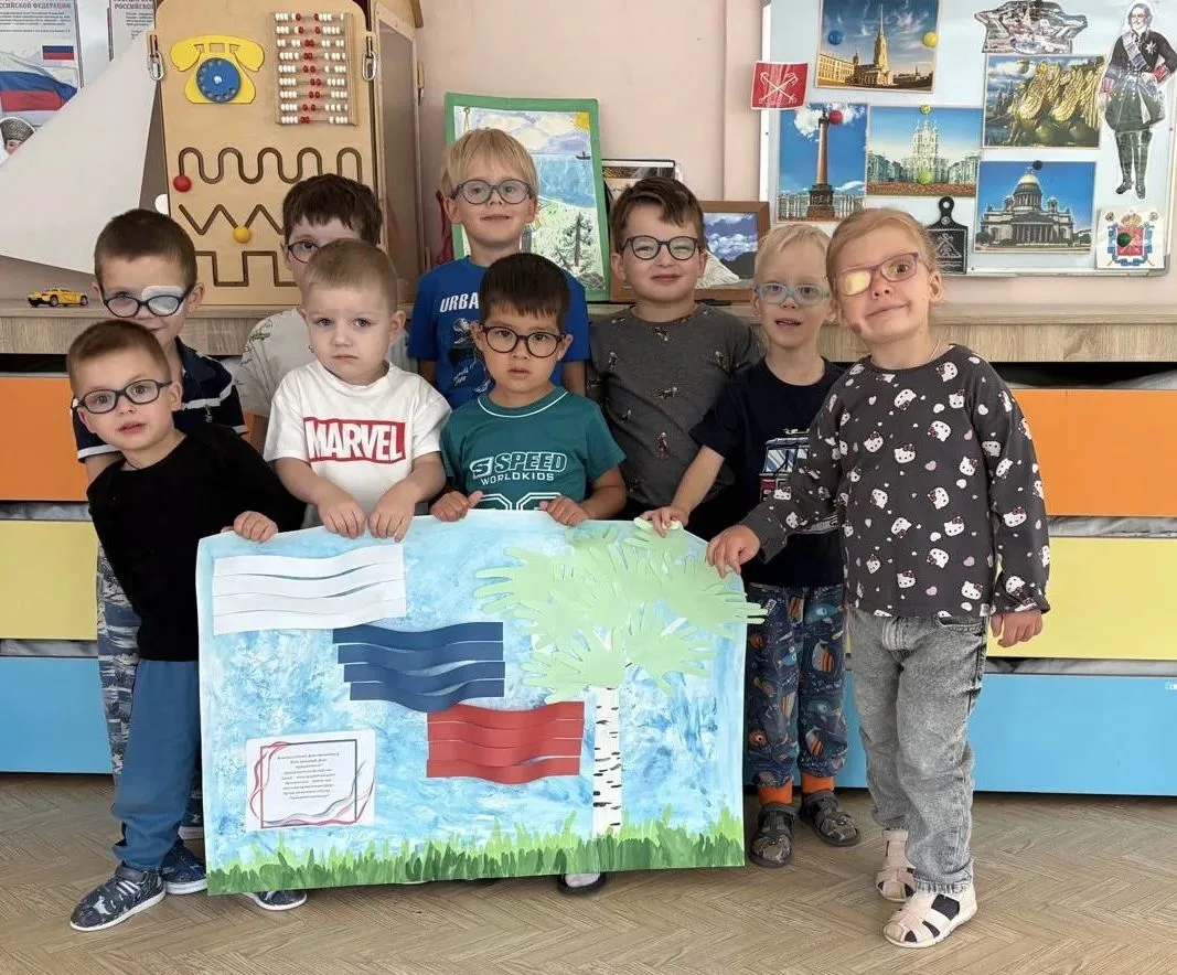 В дежурной группе №2 ребята подготовили замечательную коллективную работу, посвященную ...