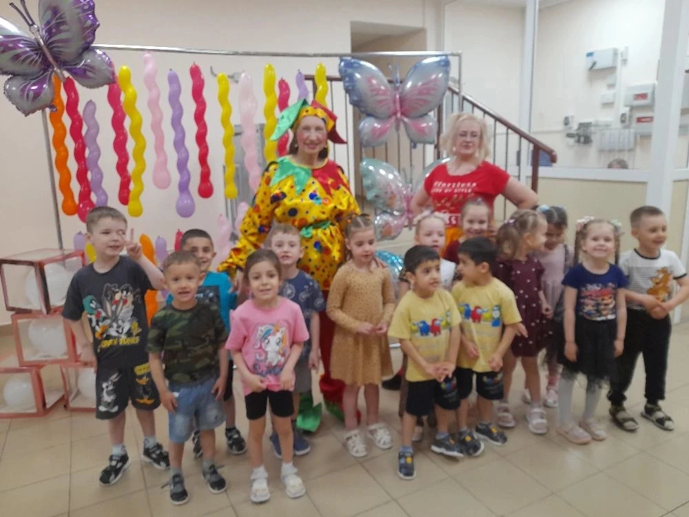 Праздник "Здравствуй, лето! " 1 июня прошёл для наших самых маленьких воспитанников из ...