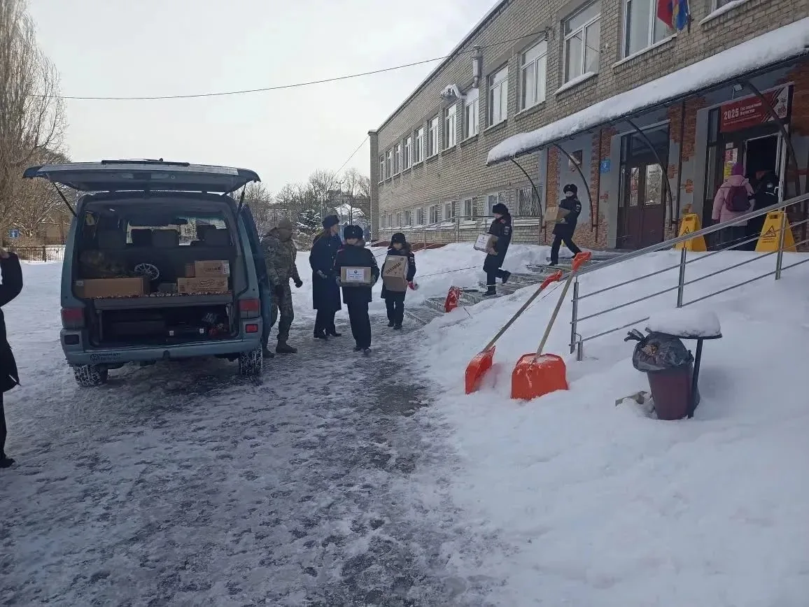 19 февраля в школе прошла акция в предверии Дня Защитника Отечества. Весь кадетский корпус и обучающ