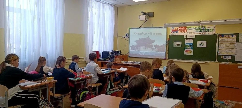 🎎 Китайская культура в корпусе «Петровское»: музыка, веера и драконы В корпусе «Петровское» прошёл в